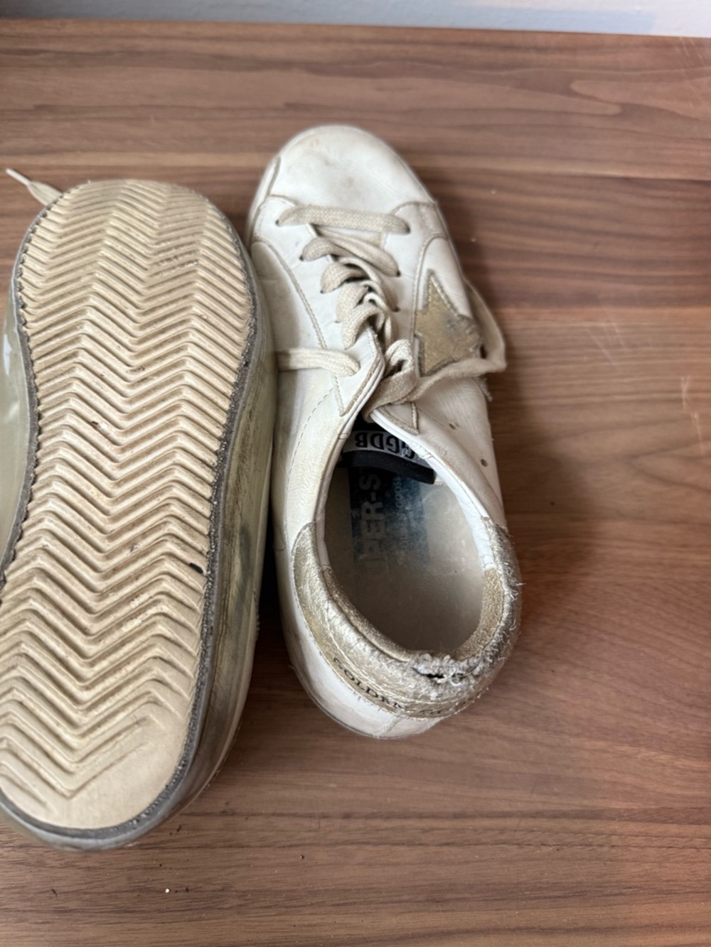 Golden Goose Style White superstar Leather Star Sneakers with Gold Accents - Picture 3 of 6